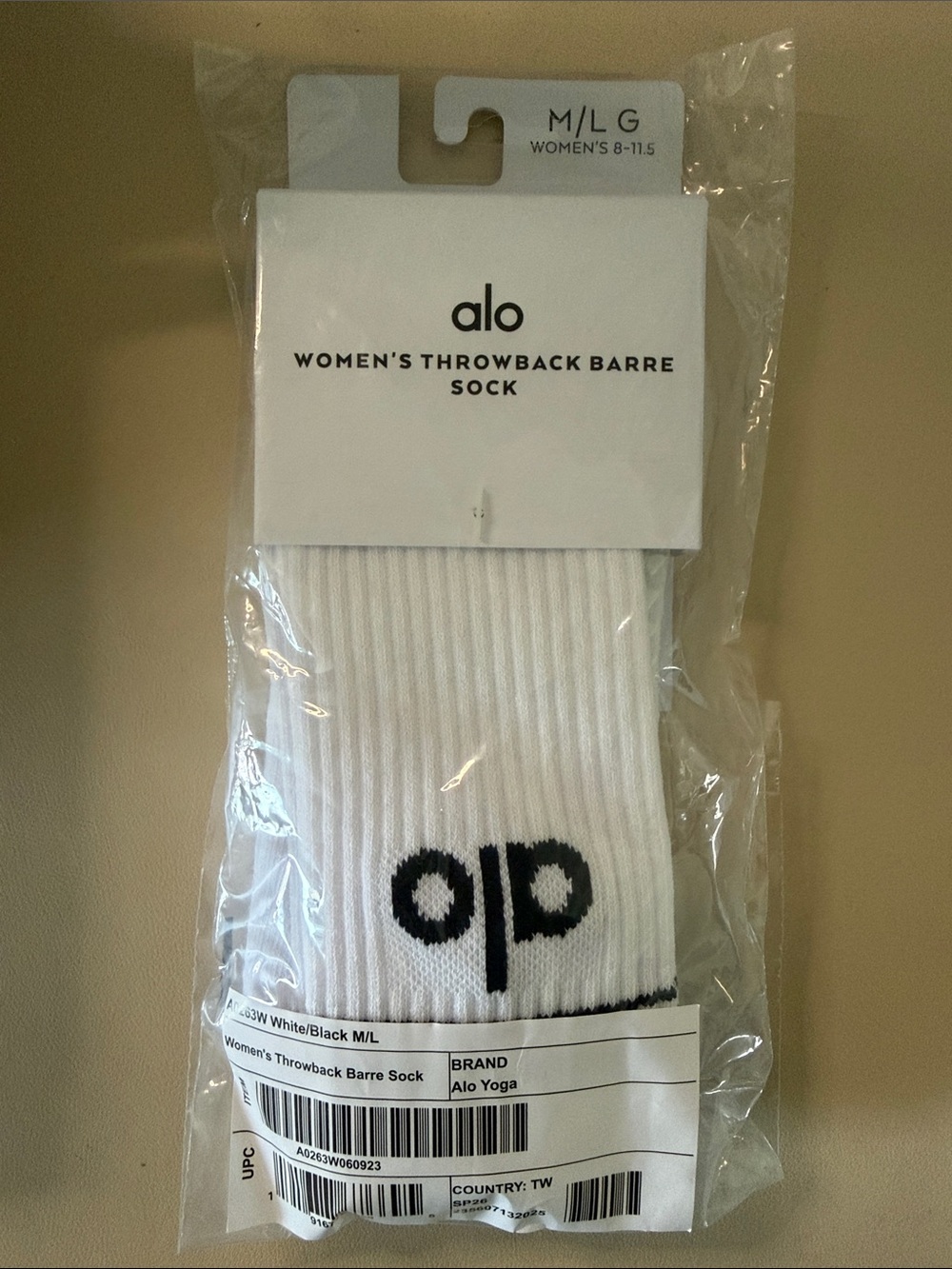 NWT ALO Women’s Throwback Barre Sock M/L - Picture 5 of 6